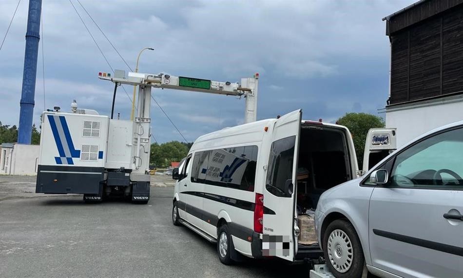 Záchyt cigaret na D1